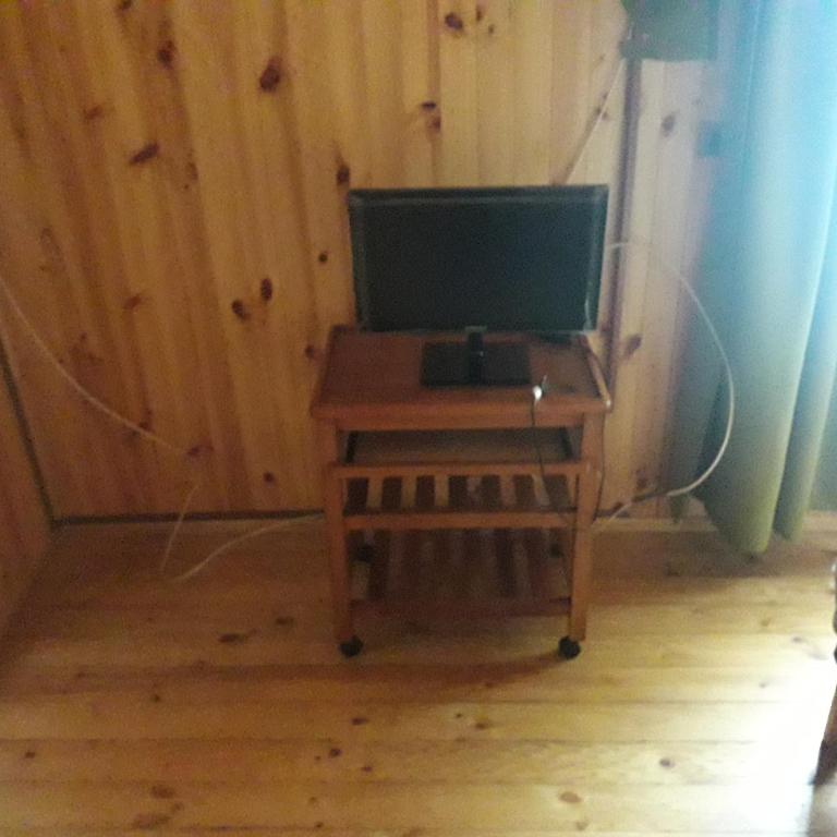 Hostal Rayen - Habitación con cama extragrande. - 3