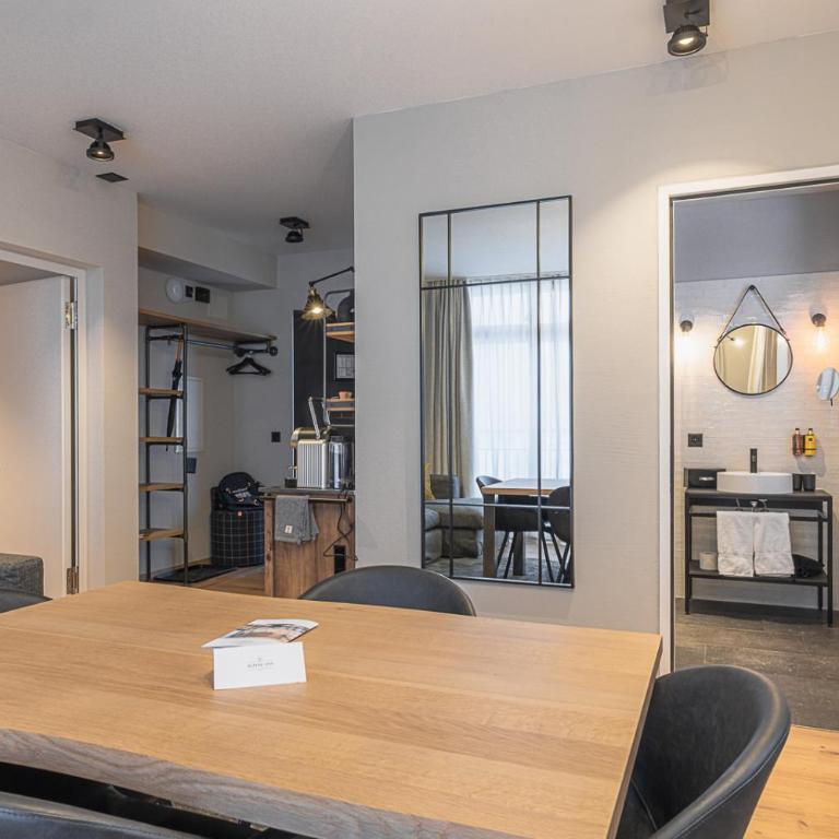ALPINE INN Davos - Suite mit Queensize-Bett - 4