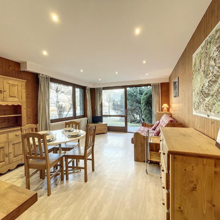 Appartement Chaleureux à Chamonix, 4 Pers, Près du Brévent avec Terrasse et Parking - FR-1-507-26 - Appartement (4 Adultes) - 1