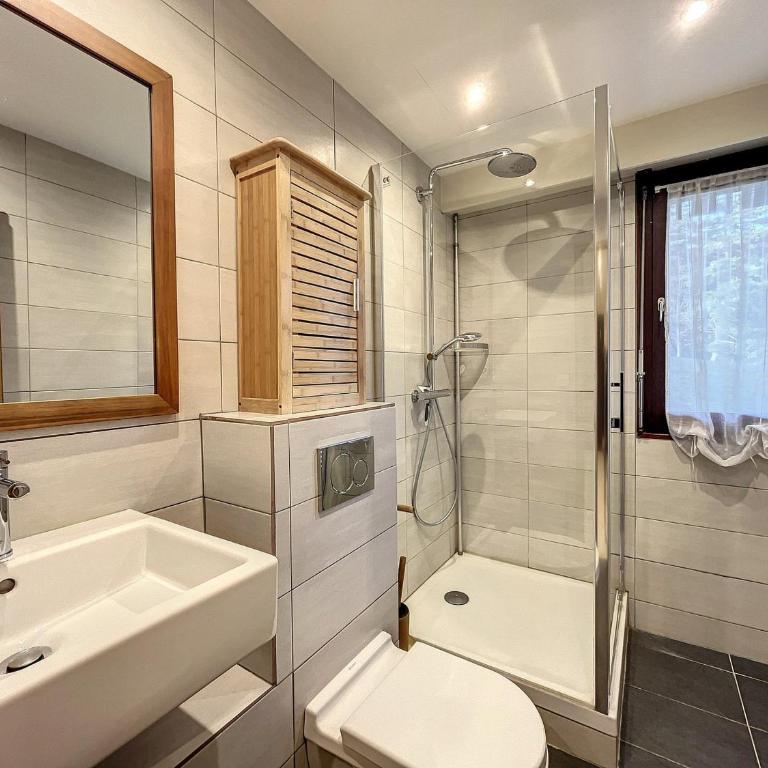 Appartement Chaleureux à Chamonix, 4 Pers, Près du Brévent avec Terrasse et Parking - FR-1-507-26 - Appartement (4 Adultes) - 5