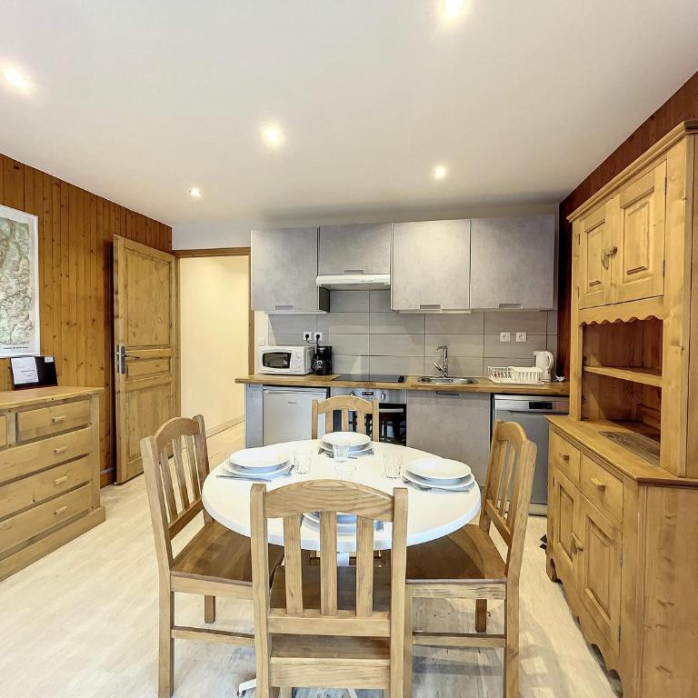 Appartement Chaleureux à Chamonix, 4 Pers, Près du Brévent avec Terrasse et Parking - FR-1-507-26 - Appartement (4 Adultes) - 6