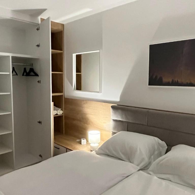 JoJo Apartment - One-Bedroom Apartment - 21