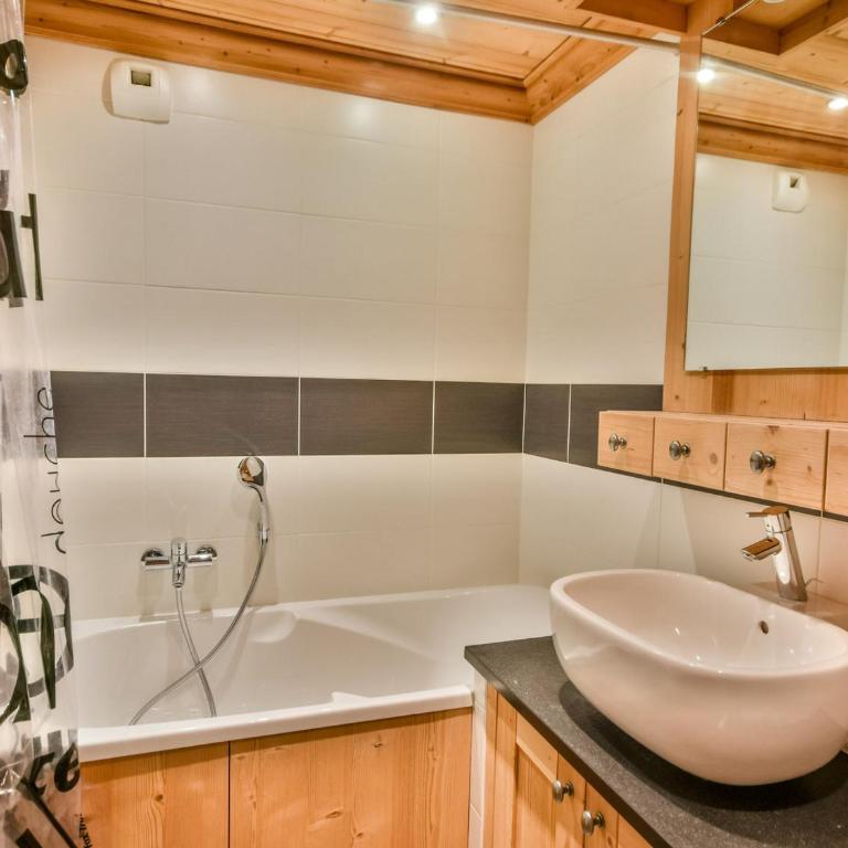 Splendide T4 centre station, proche pistes, restaurants - 7 pers - FR-1-685-17 - Appartamento - 6