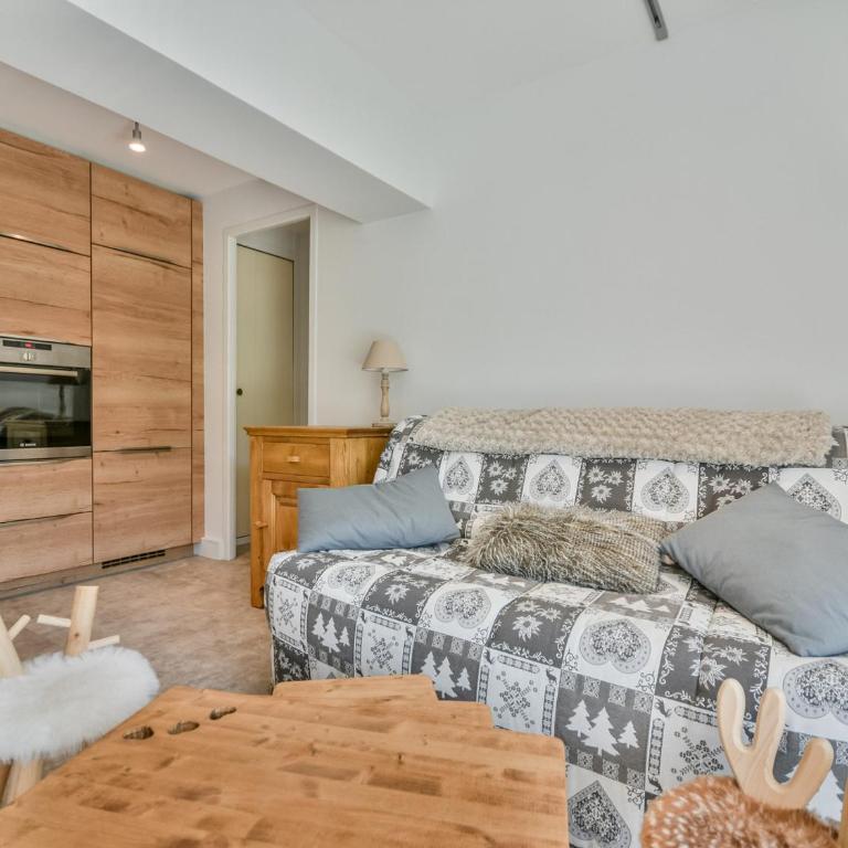 Appartement cosy aux pieds des pistes avec piscine et tennis, 4 pers, Les Gets - FR-1-685-52 - Apartment - 8