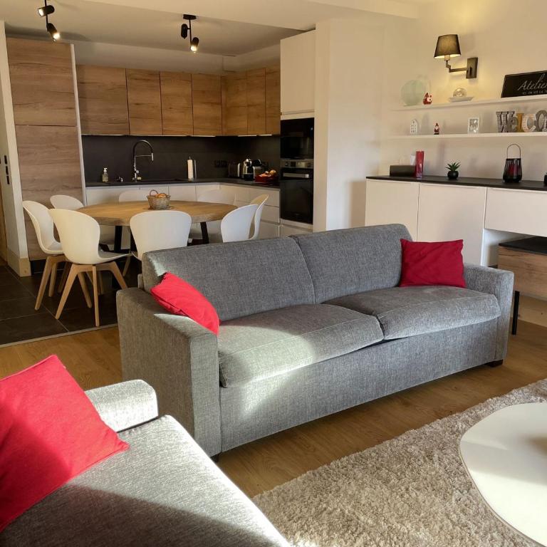 Appartement Alpin Chaleureux avec Sauna et Parking à La Rosière - FR-1-275-190 - Apartment - 2