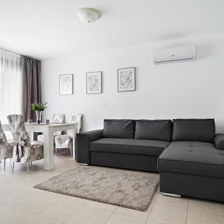 Hola Mar - Two-Bedroom Apartment - 12