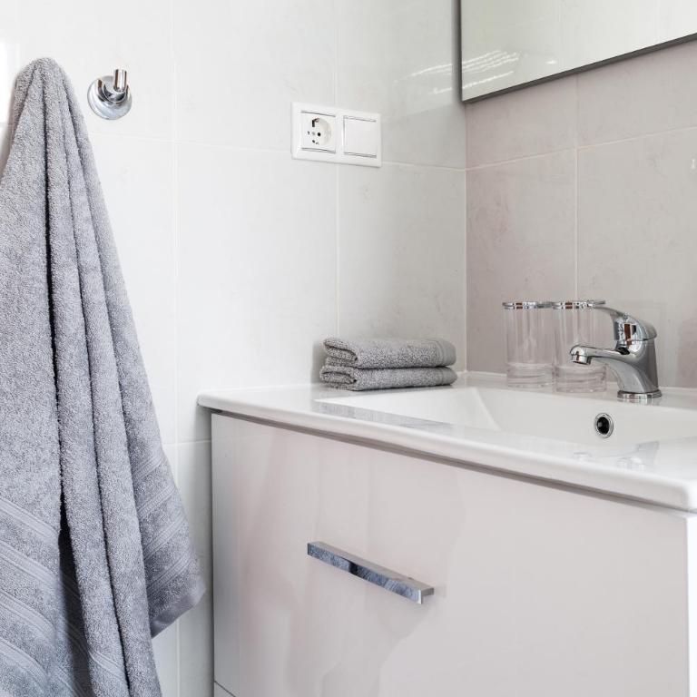 Hola Mar - Two-Bedroom Apartment - 31
