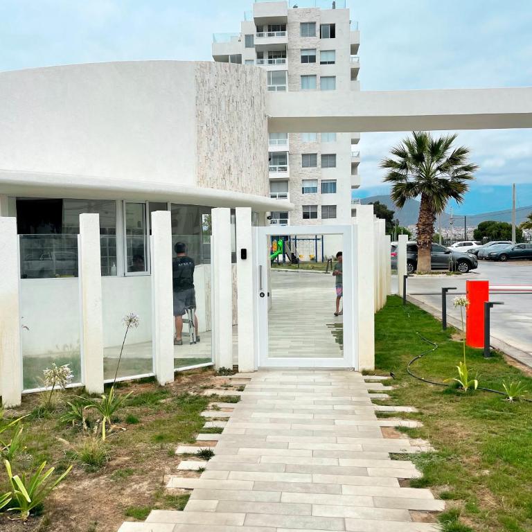 Cómodo departamento a pasos de la playa - Two-Bedroom Apartment - 15