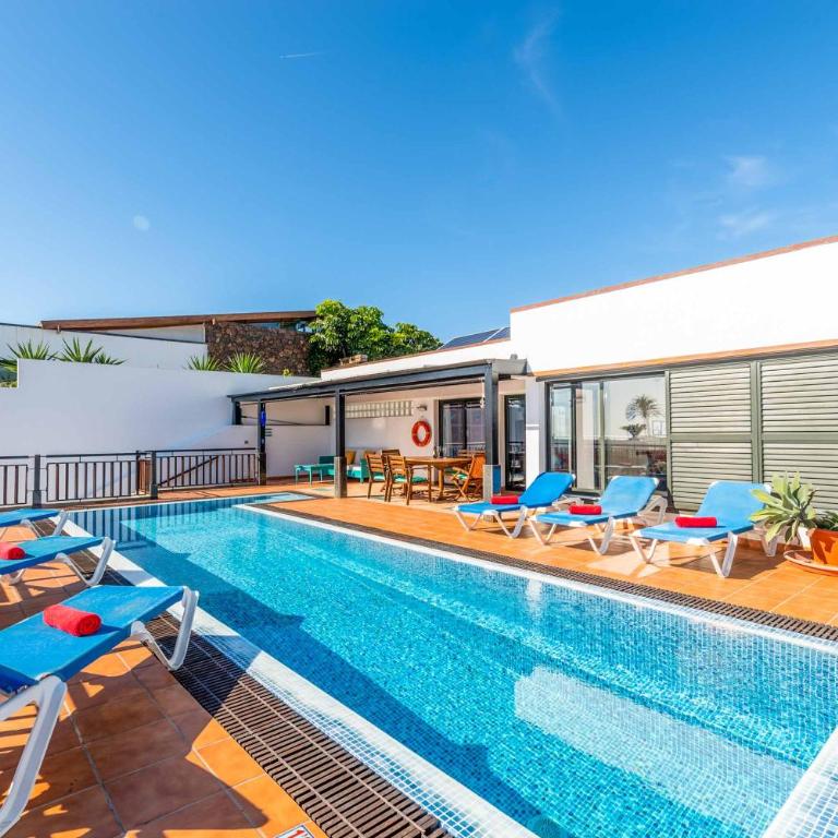 Puerta de Hierro - Three-Bedroom Villa - 4