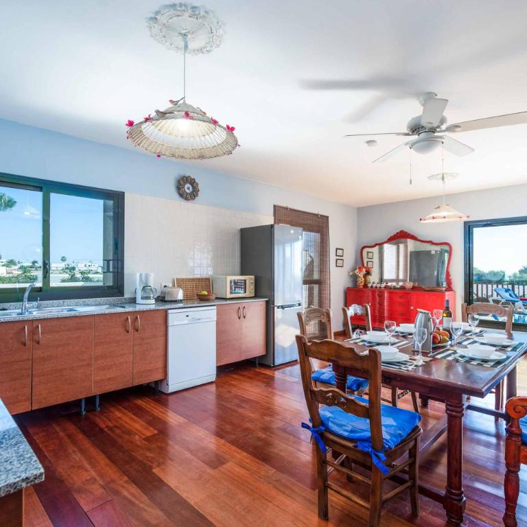 Puerta de Hierro - Three-Bedroom Villa - 22