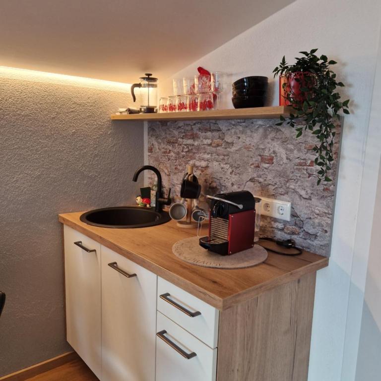Dachstudios mit Schrägen & Charakter- Kalina & Lian - Apartment mit 1 Schlafzimmer - 7