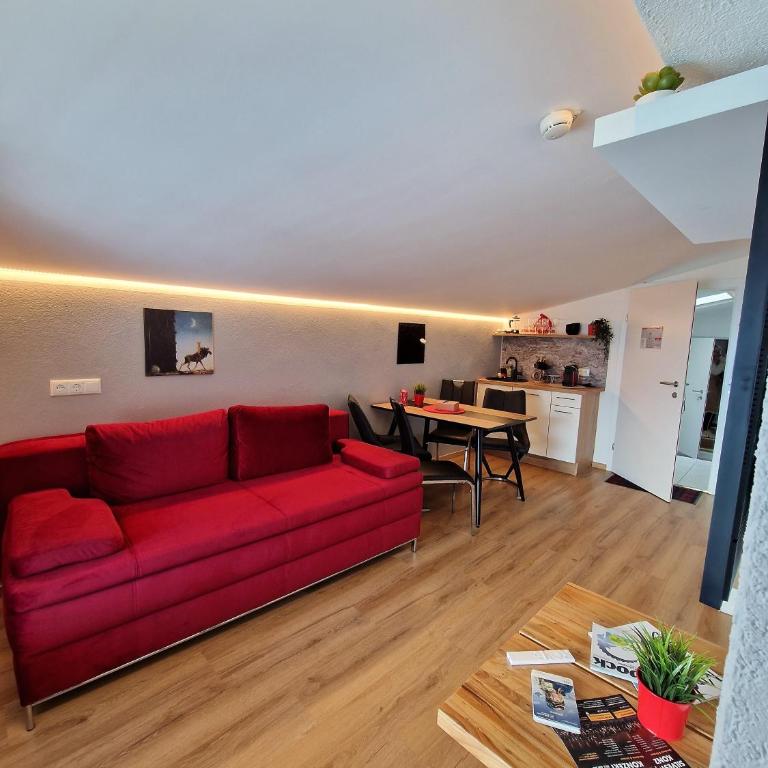 Dachstudios mit Schrägen & Charakter- Kalina & Lian - Apartment mit 1 Schlafzimmer - 2