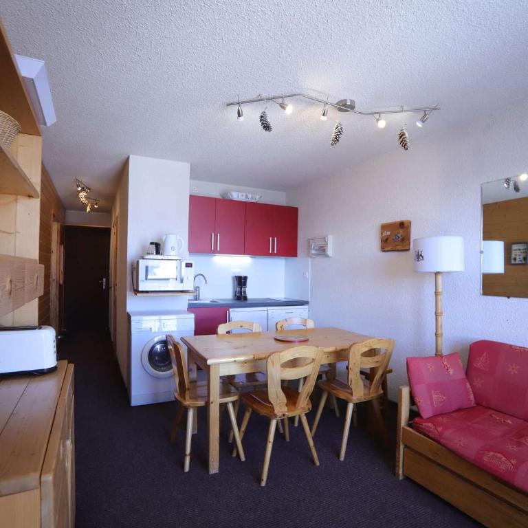 Appartement 4 pièces, 8 couchages à 300m des pistes - Auris en Oisans - FR-1-297-46 - Appartement - 1