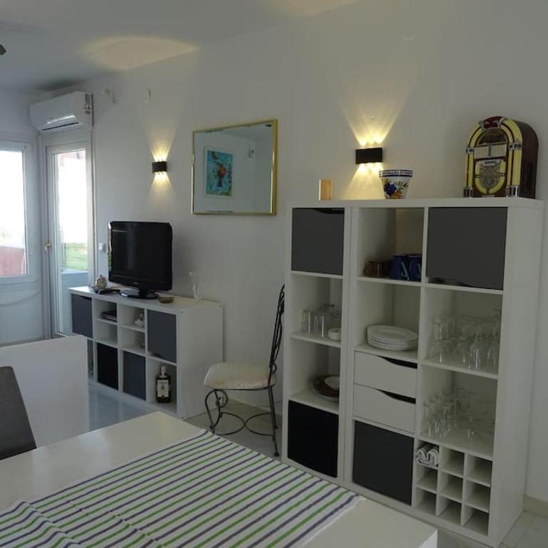 Apartamento céntrico con piscina y parking - Apartamento de 2 dormitorios - 4