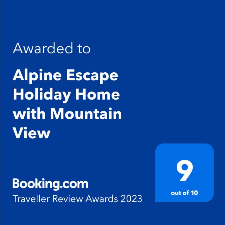 Alpine Escape Holiday Home with Mountain View - Ferienhaus - 2