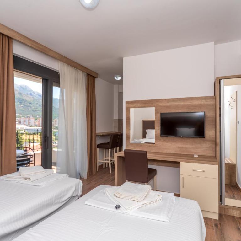 Hotel Pharos - Double or Twin Room with Balcony - 2