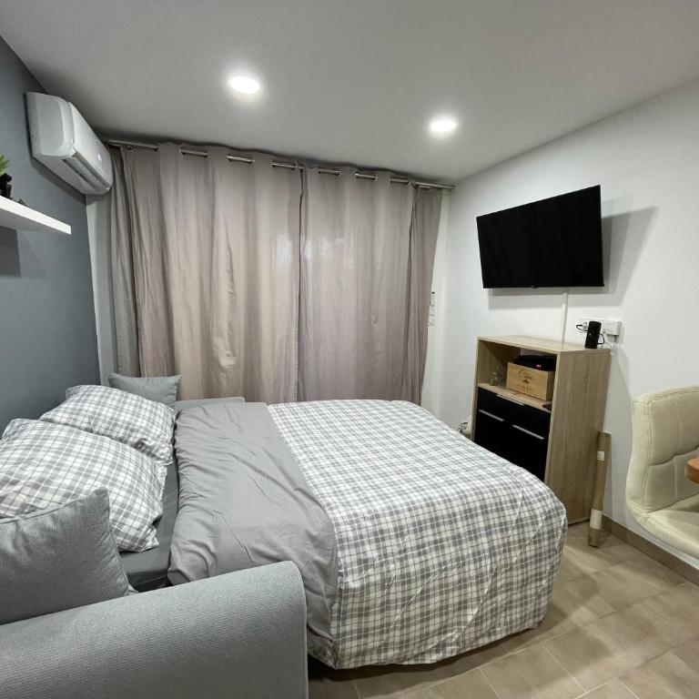 2 Pièces Climatisé-WIFI / 4 voyageurs / Boxe Privé / 2 piscines / 2 tennis / Pétanque / PingPong - Appartement 1 Chambre - 8