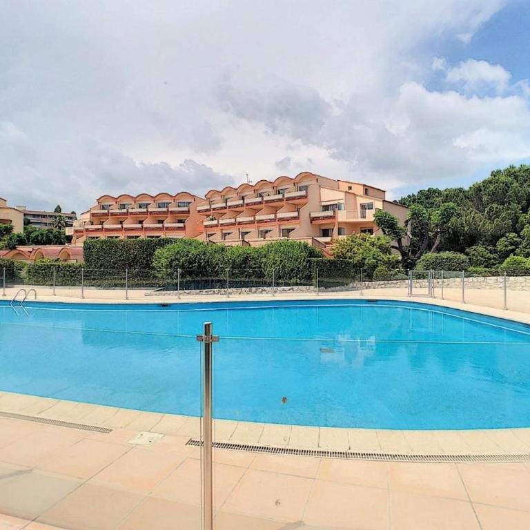 2 Pièces Climatisé-WIFI / 4 voyageurs / Boxe Privé / 2 piscines / 2 tennis / Pétanque / PingPong - Appartement 1 Chambre - 9