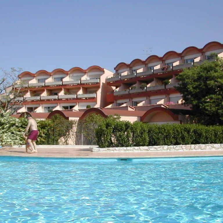 2 Pièces Climatisé-WIFI / 4 voyageurs / Boxe Privé / 2 piscines / 2 tennis / Pétanque / PingPong - Appartement 1 Chambre - 10