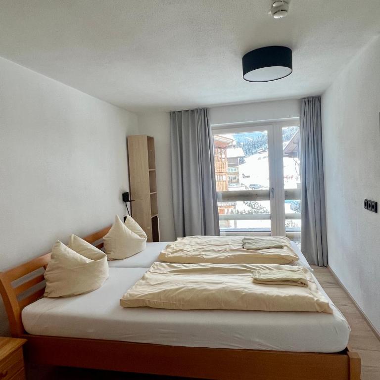 SKILL Mountain Lodge - Ski und Bike Hostel im Sommer mit JOKER CARD - Doppelzimmer mit eigenem Bad - 22