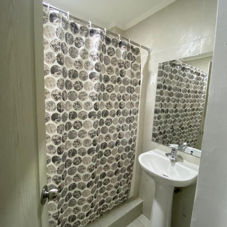Intimo Hotel Los Heroes - Habitación Individual con baño privado - 5