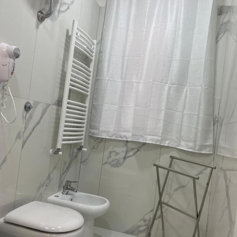 Lumacors House - Camera Quadrupla con Bagno Privato - 2