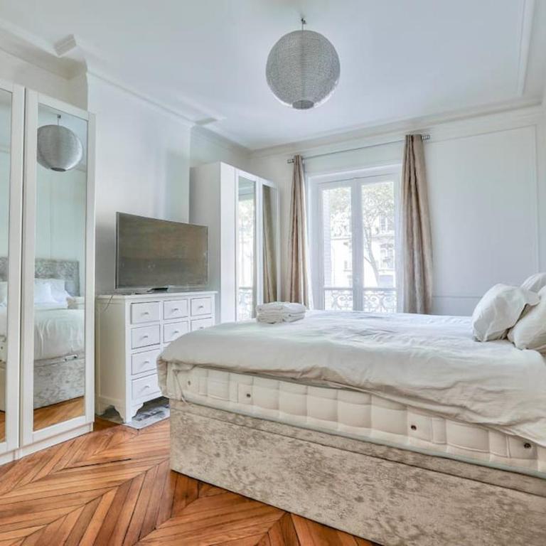 Gorgeous apartment next to the Champs-Elysées - Appartement 3 Chambres - 19