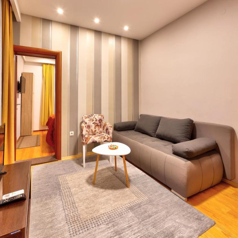 Pansion Villa Nur - Deluxe Suite with Balcony and River View - 9