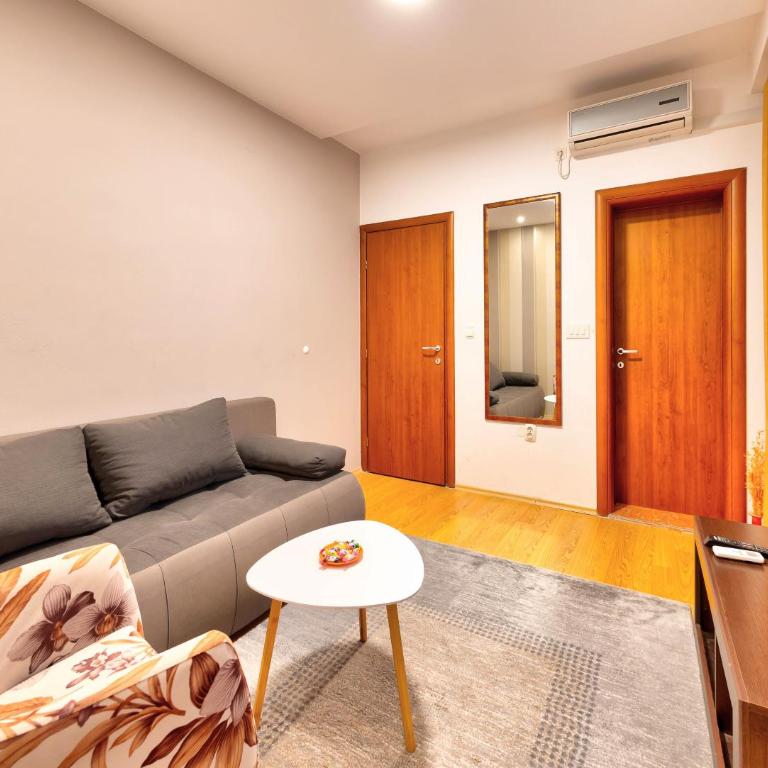 Pansion Villa Nur - Deluxe Suite with Balcony and River View - 11
