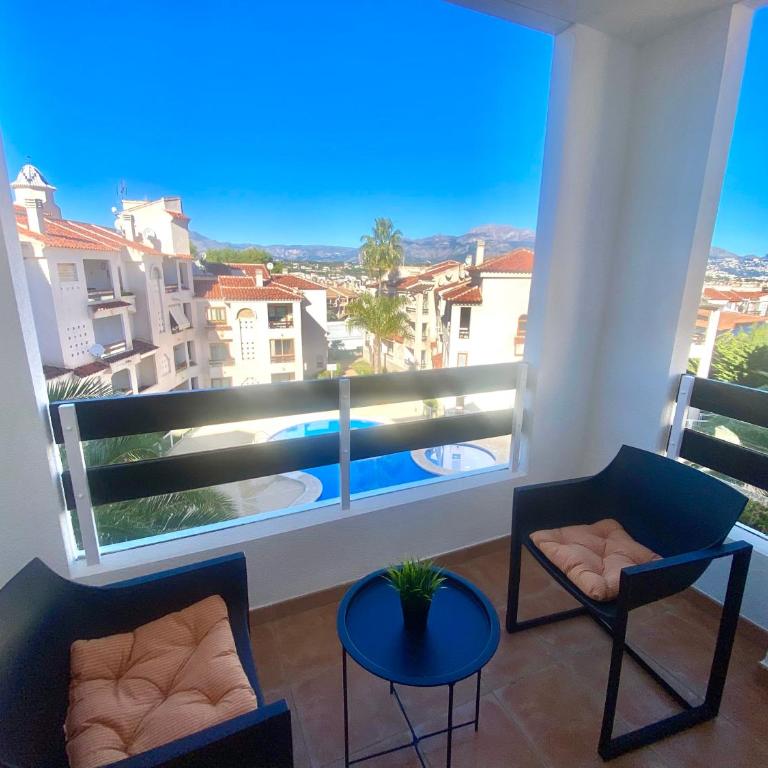 Renteando Albir Apartments - One-Bedroom Apartment with Pool View - 16