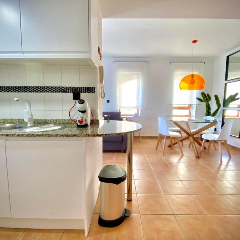 Renteando Albir Apartments - One-Bedroom Apartment with Pool View - 9