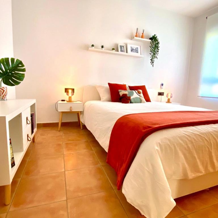 Renteando Albir Apartments - One-Bedroom Apartment with Pool View - 10