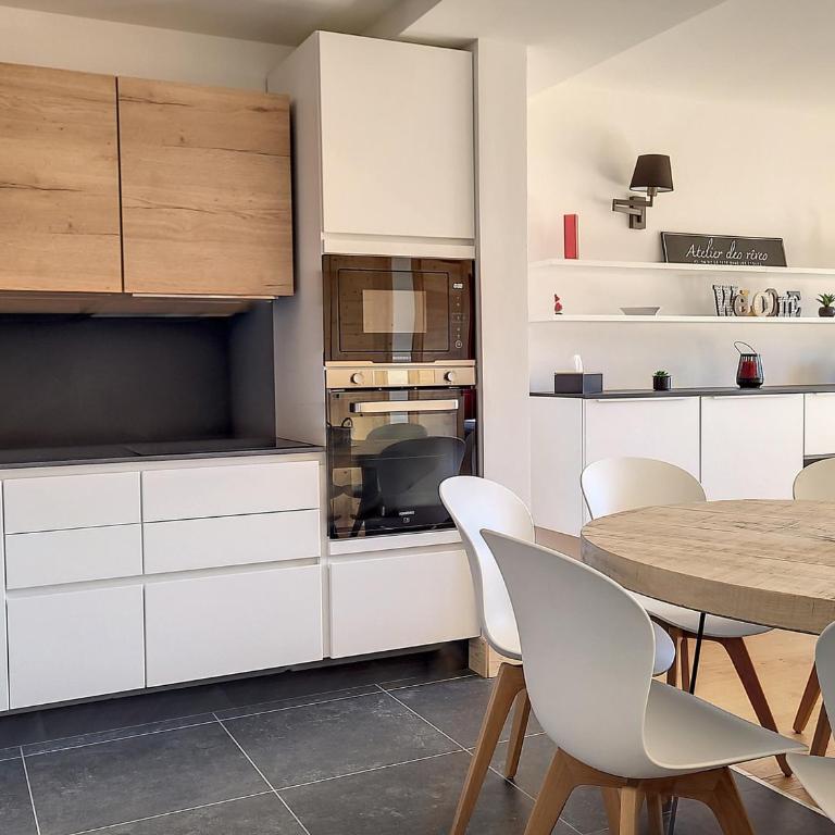 Appartement Alpin Chaleureux avec Sauna et Parking à La Rosière - FR-1-275-190 - Apartment - 1