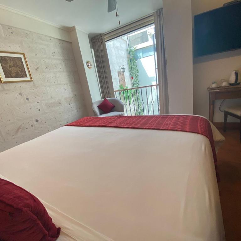 Katari Hotel at Plaza de Armas - King Room - 2