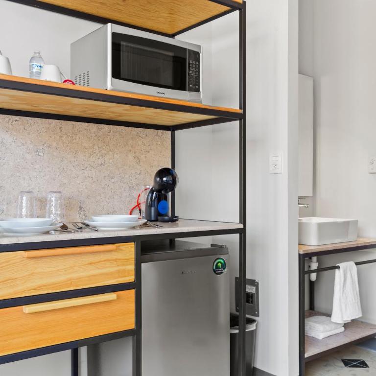 Suites Reforma by HomiRent - Suite Deluxe con cama extragrande - 4