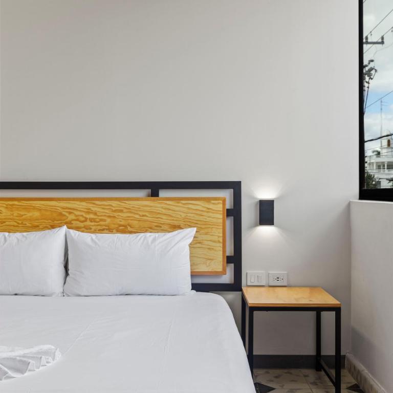 Suites Reforma by HomiRent - Suite Deluxe con cama extragrande - 6