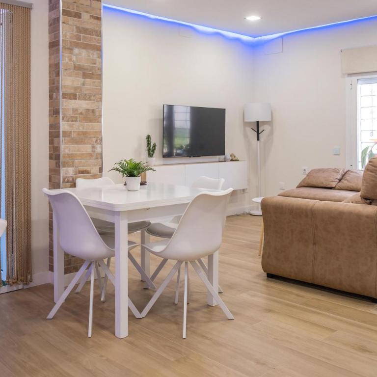 Beautiful Apartment In Conil De La Frontera - Apartamento de 2 dormitorios - 4