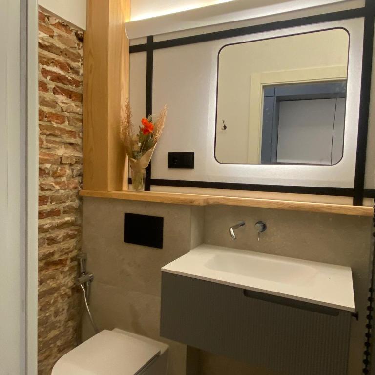 APARTAMENTOS ALCALA - One-Bedroom Apartment - 7
