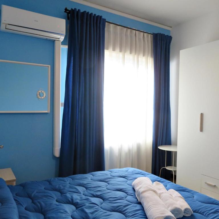 La Feluca Rooms & Breakfast - Camera Tripla Deluxe con Vista Mare - 3