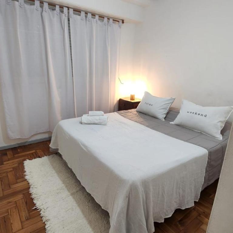 Casa Azcuénaga - Parque - Zona comercial - Aerop 15 min - Casa de 3 dormitorios - 1