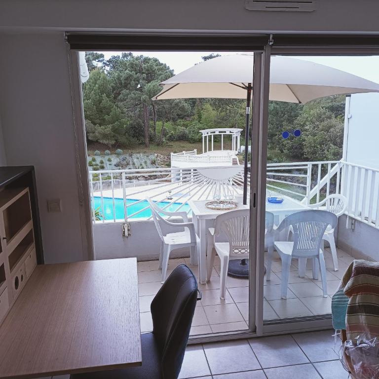 Superbe appartement avec piscine chauffée et parking privé - La Clé Chaumoise - Apartment mit 2 Schlafzimmern - 6