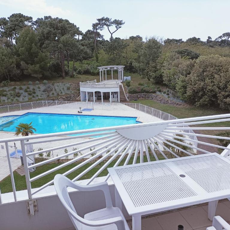 Superbe appartement avec piscine chauffée et parking privé - La Clé Chaumoise - Apartment mit 2 Schlafzimmern - 1