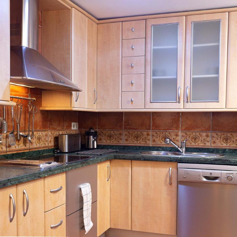 Muralla Zirí II - Two-Bedroom Apartment - 13