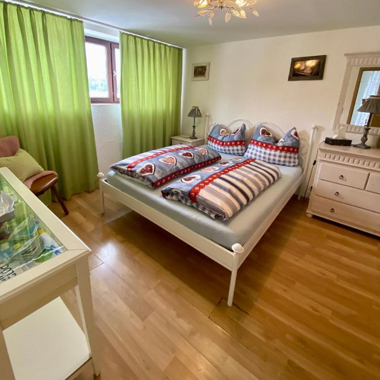Steinbock Bed & Breakfast - Doppelzimmer mit Bergblick - 4