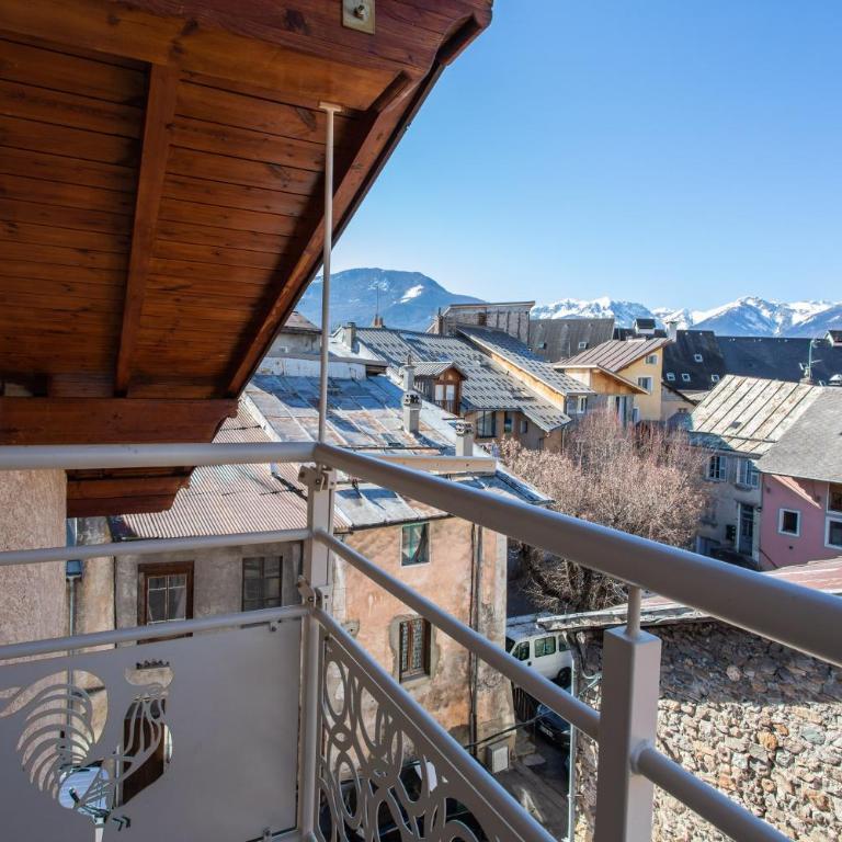 Le Coq Charmant petit studio climatisé en centre ville d'Embrun - Appartement 1 Chambre - 1