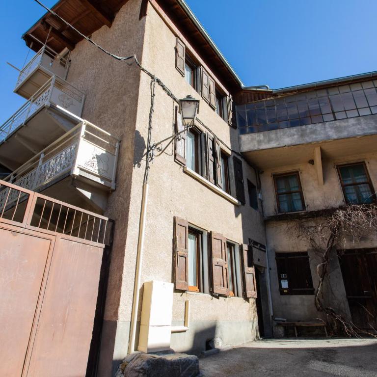 Le Coq Charmant petit studio climatisé en centre ville d'Embrun - Appartement 1 Chambre - 5