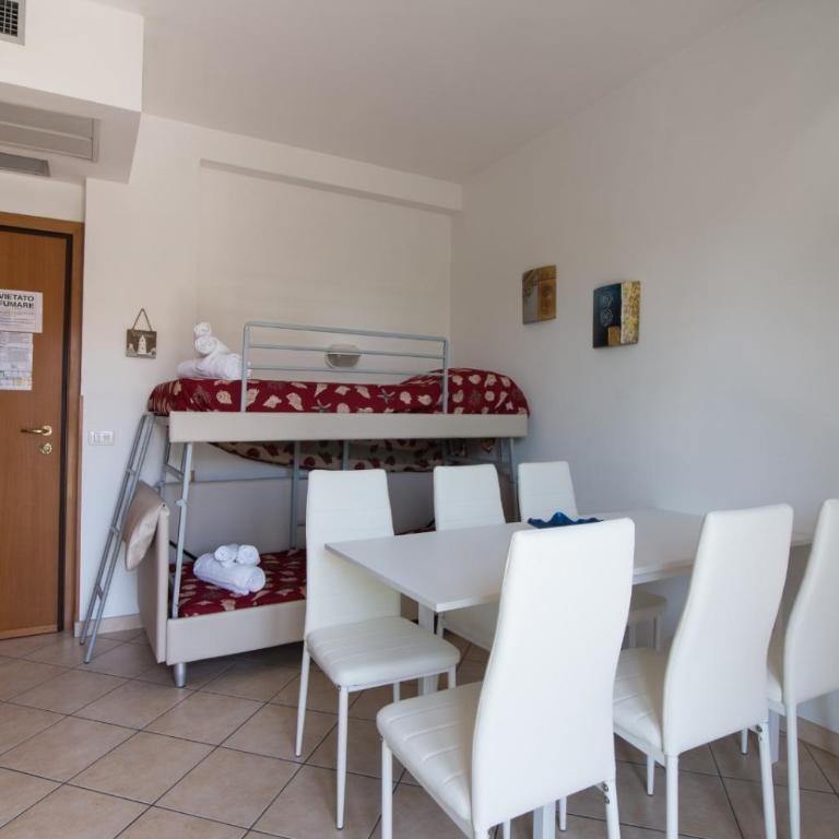 Residence Saturnia - Appartamento con 2 Camere da Letto e Vista Mare - 2