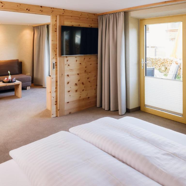 Hotel Tirol Fiss 4Sterne Superior - Suite - Vue sur Jardin - 2
