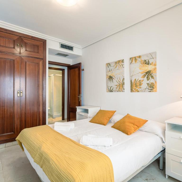 Green- Apartments Las Setas - Three-Bedroom Apartment - 1