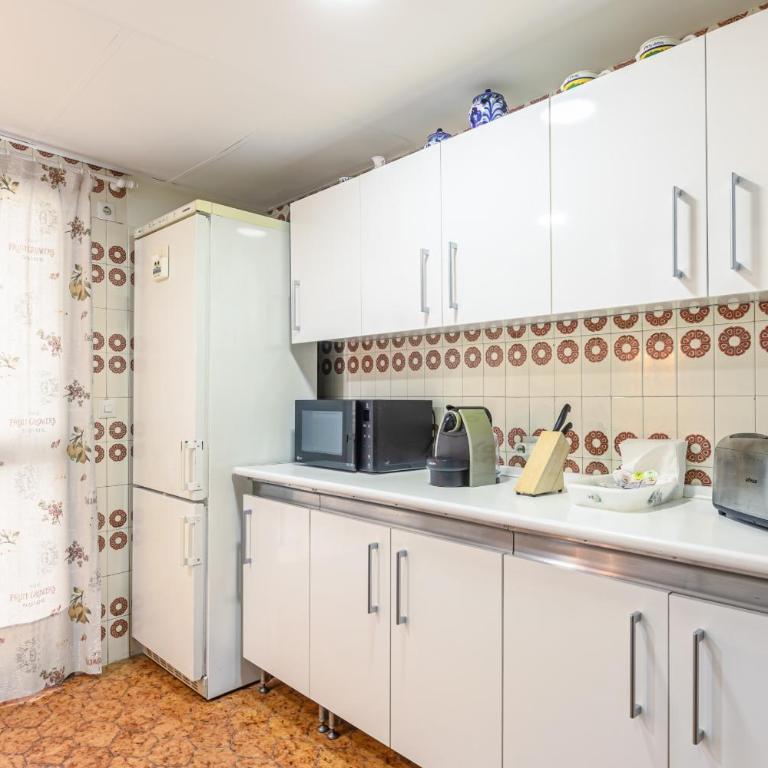 Green- Apartments Las Setas - Three-Bedroom Apartment - 5